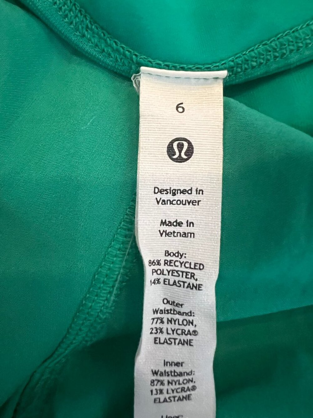 Lululemon 4" Speed Up Shorts (Green - Size 6) - Picture 4 of 4